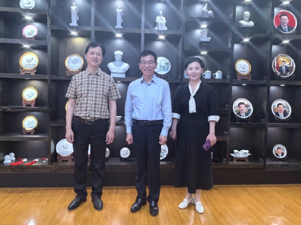 文化和旅游部专家委员会委员戴珩考察大球泥